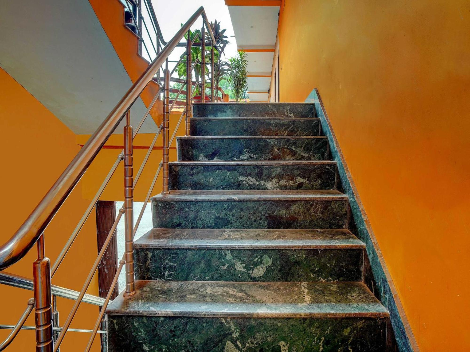 Oyo Flagship 81389 Hotel Siddhi Vinayak Motihari Экстерьер фото